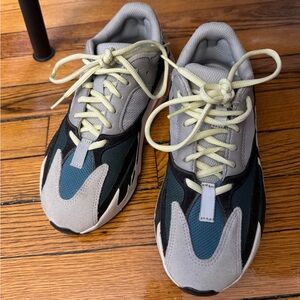 Yeezy Waverunner 700 Sneakers